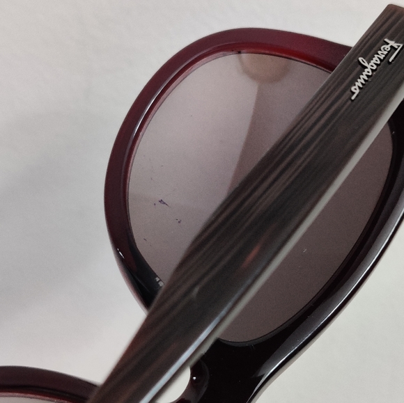 Authentic Ferragamo sunglasses SF 685S - Picture 8 of 13